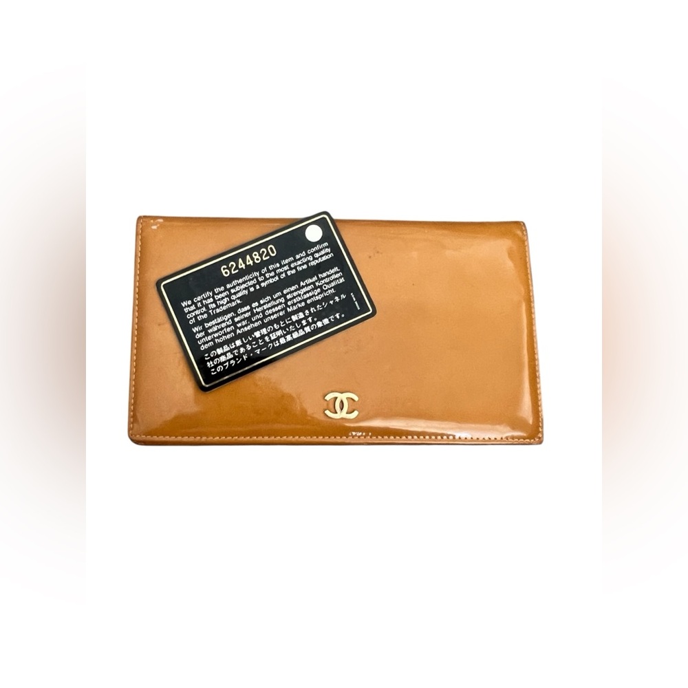 CHANEL CC Logo Camel Brown Leather Bifold Long Wallet - Picture 15 of 16